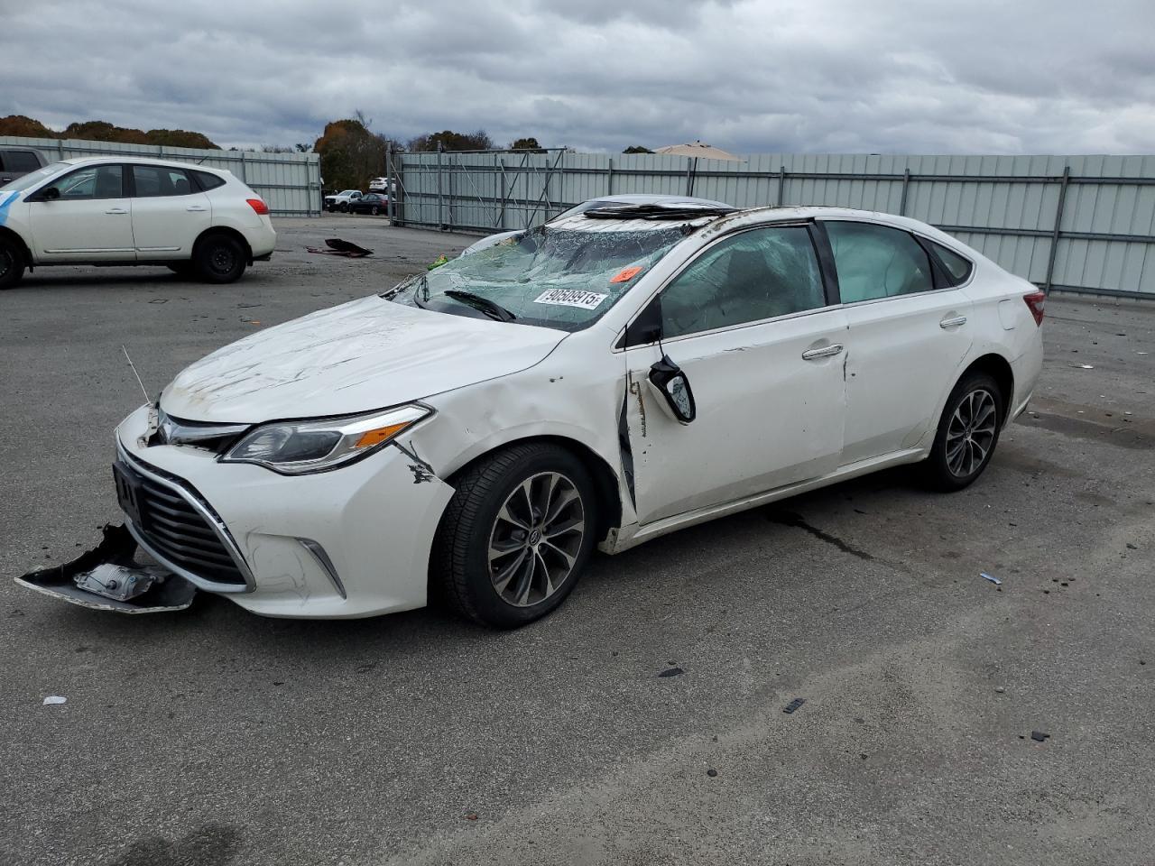 2017 TOYOTA Avalon