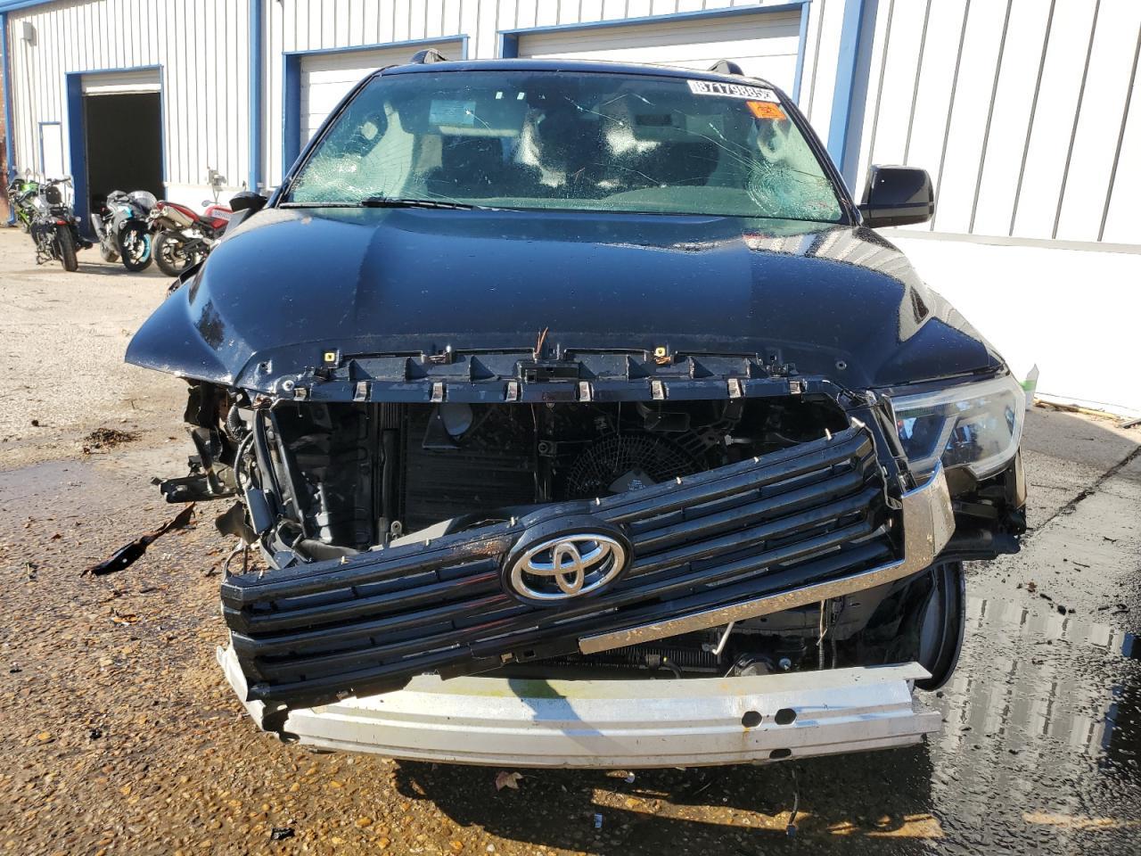 2019 TOYOTA Sequoia