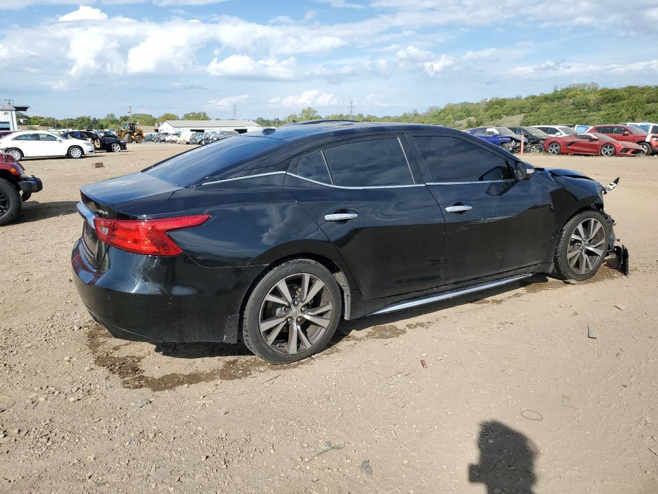 2017 NISSAN Maxima