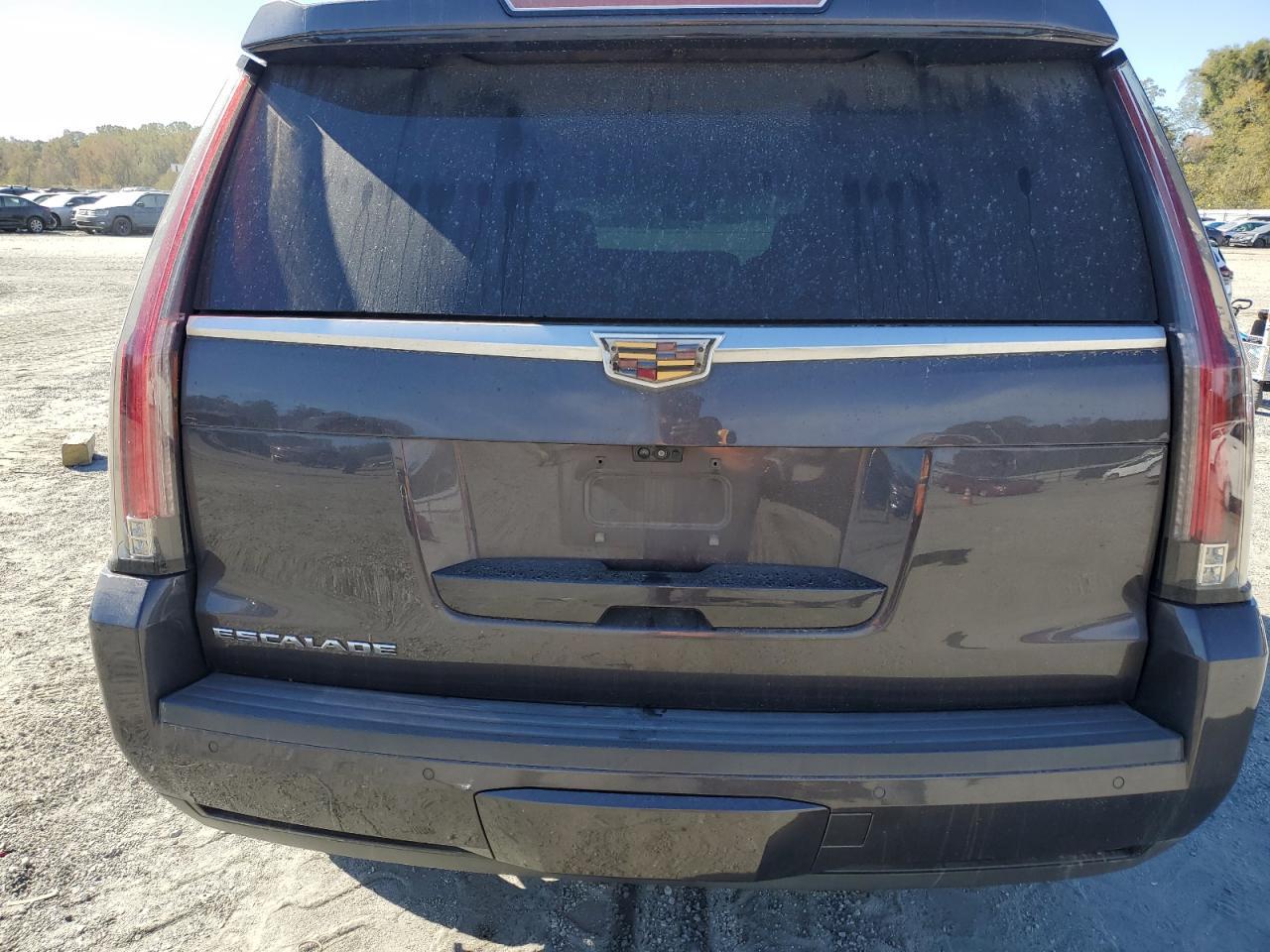 2017 CADILLAC ESCALADE