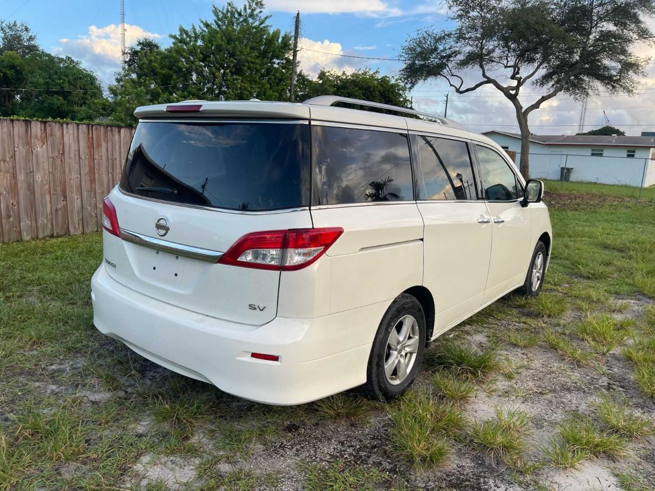 2016 NISSAN Quest