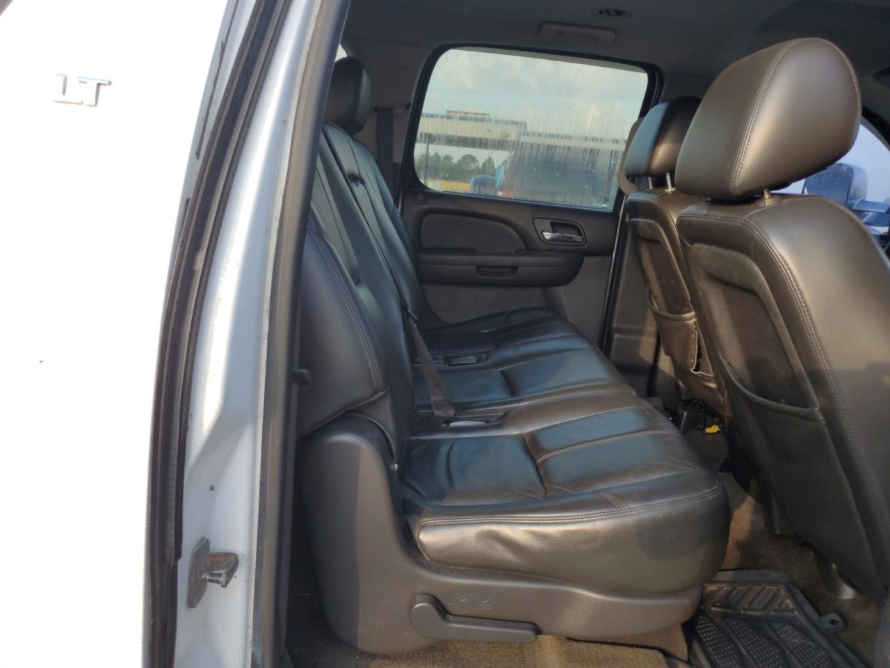 2011 CHEVROLET Suburban