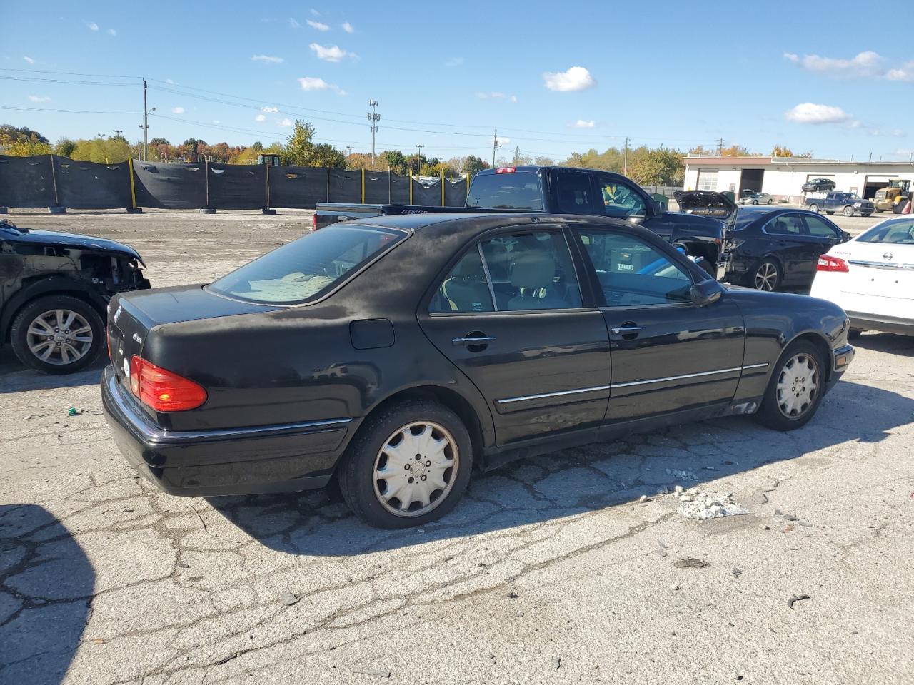 1997 MERCEDES-BENZ E-Class