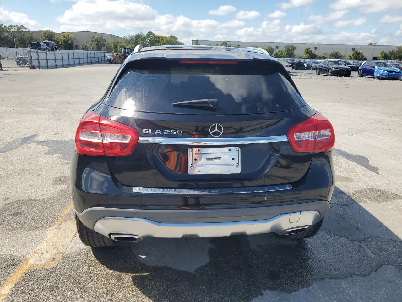 2018 MERCEDES-BENZ GLA-Class