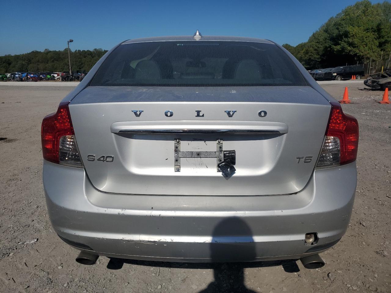 2011 VOLVO S40