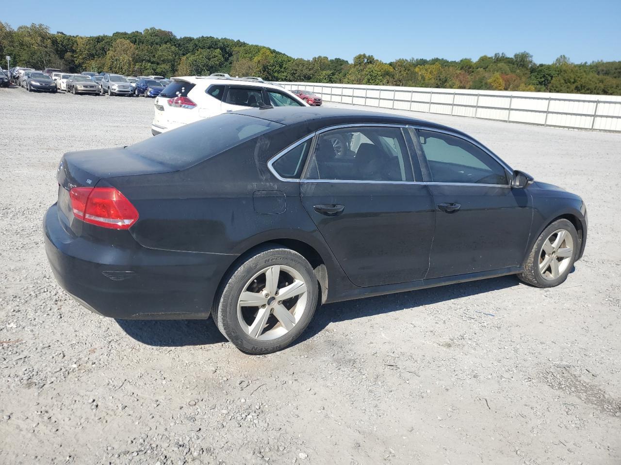 2012 VOLKSWAGEN Passat