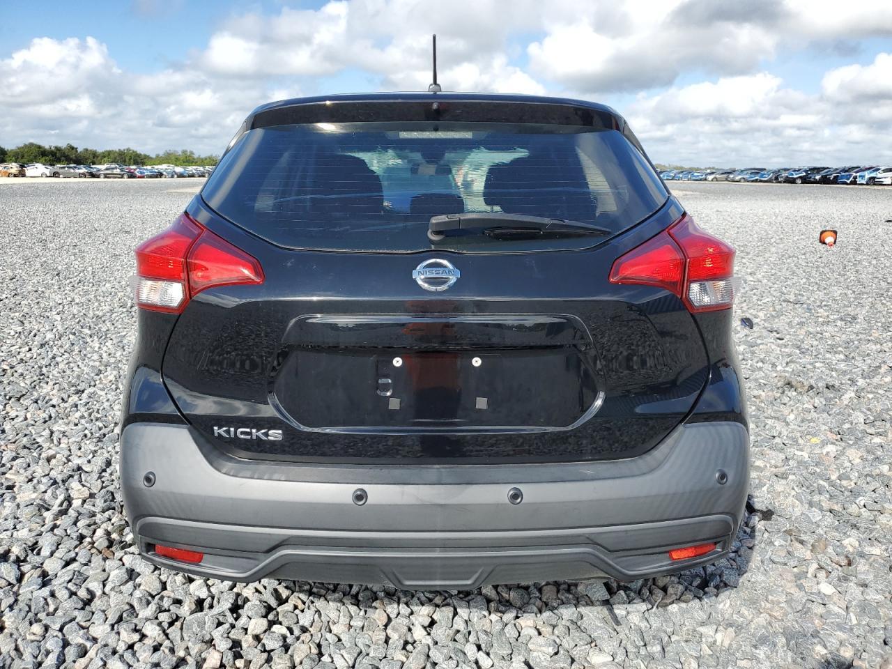 2020 NISSAN KICKS