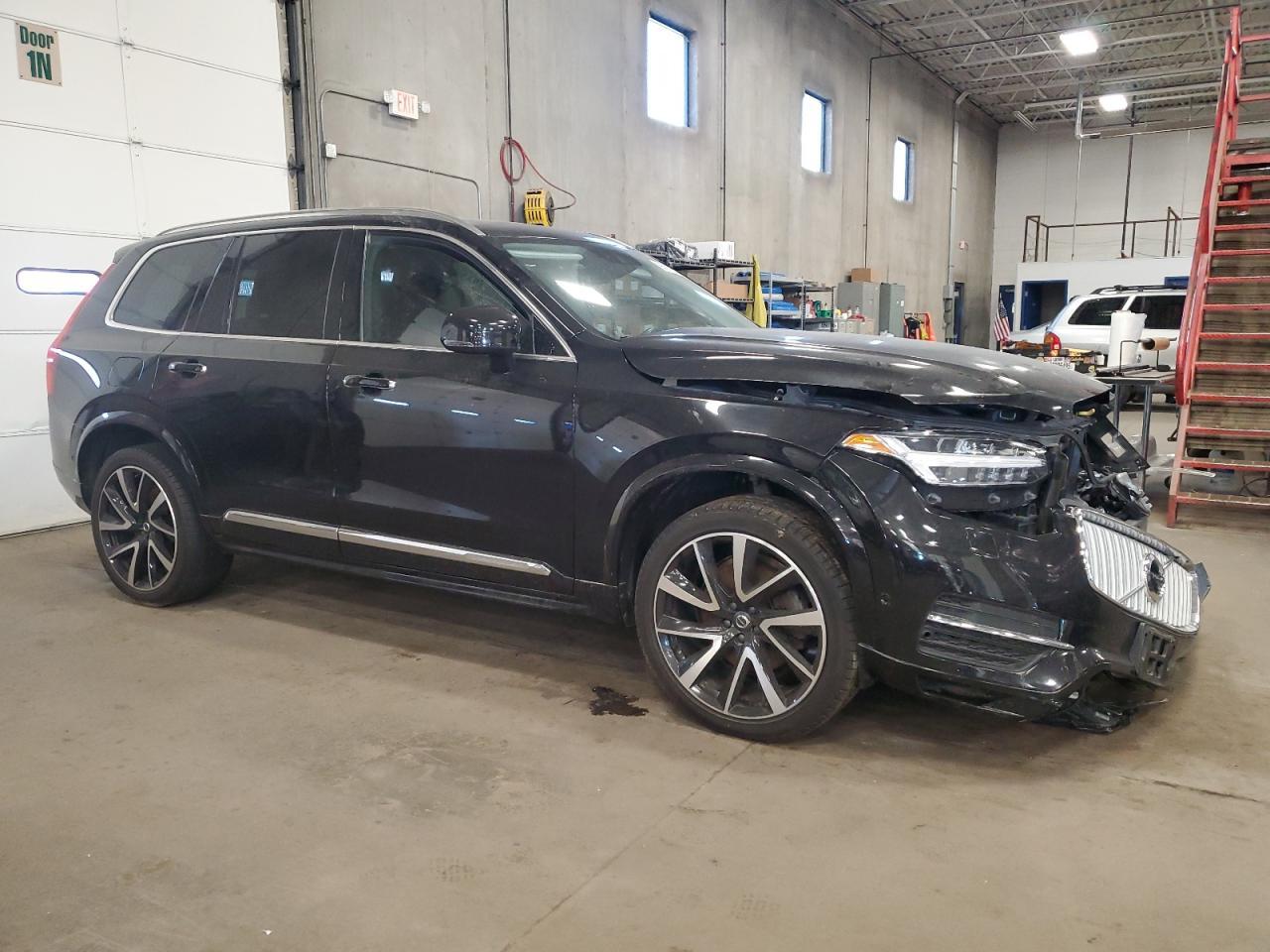 2019 VOLVO XC90