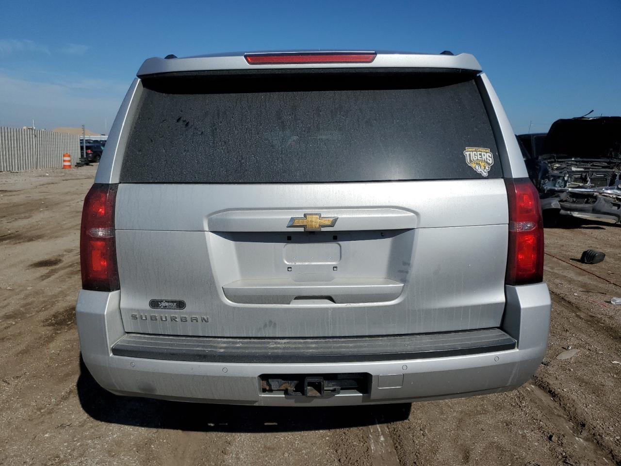 2016 CHEVROLET Suburban