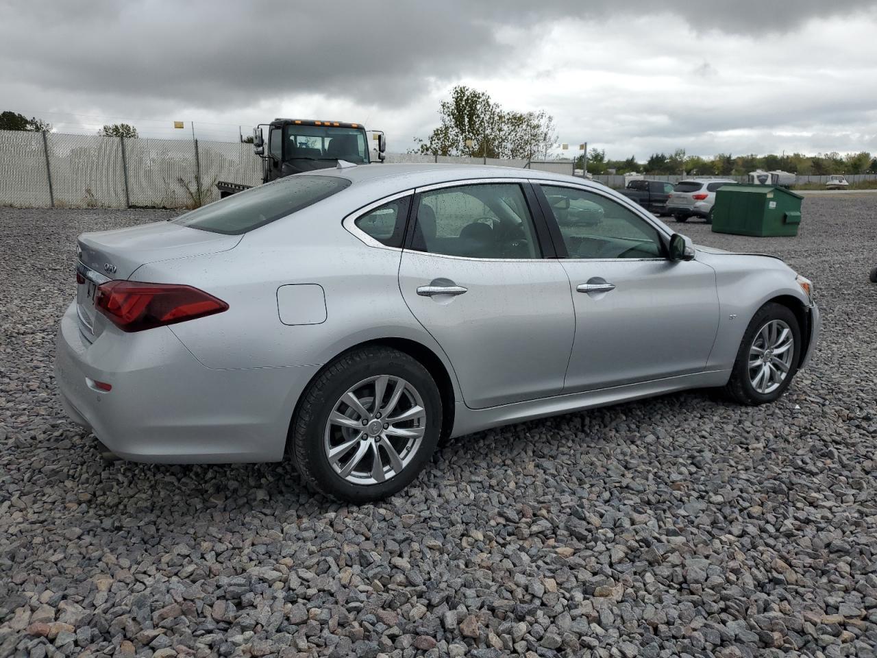 2015 INFINITI Q70