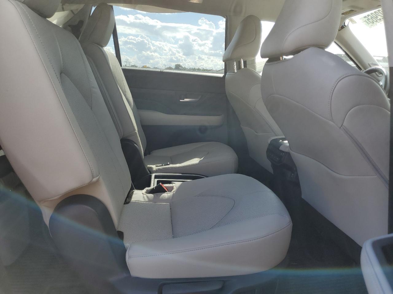 2024 TOYOTA HIGHLANDER