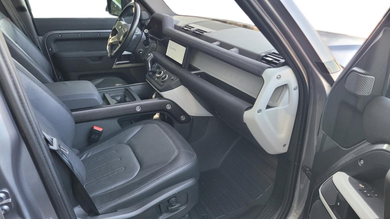 2022 LAND ROVER Defender
