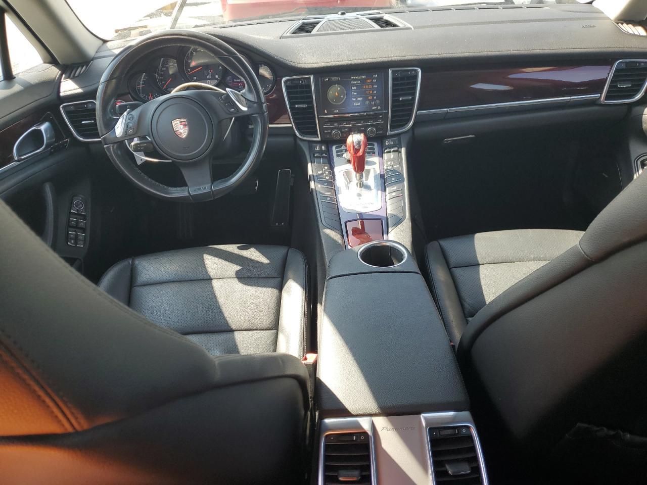 2011 PORSCHE Panamera