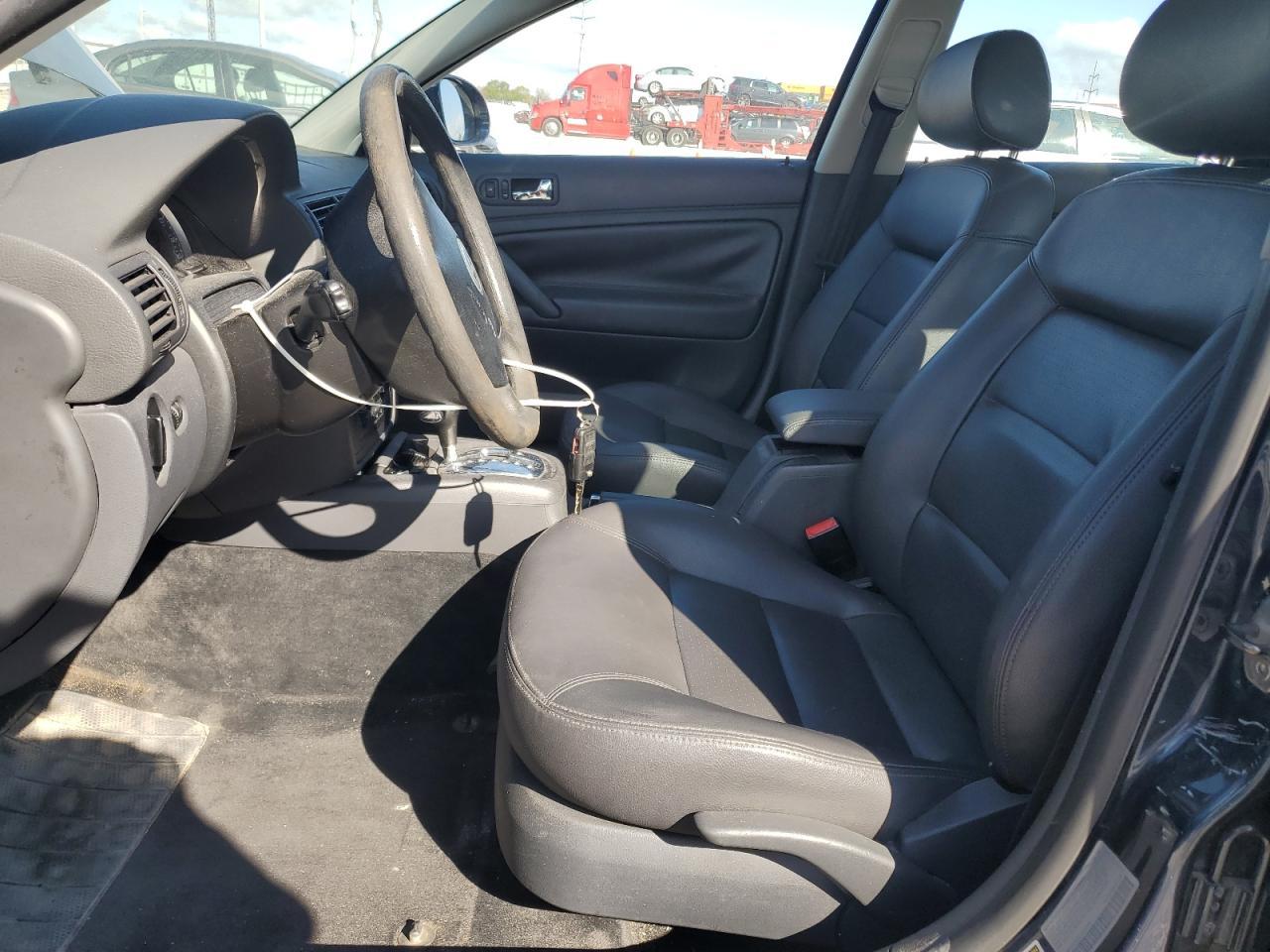 2005 VOLKSWAGEN Passat