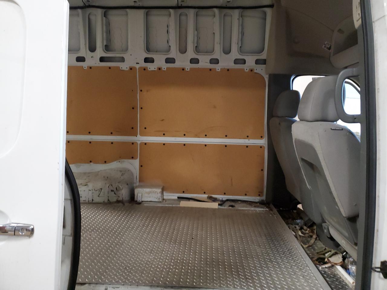 2012 NISSAN NV 2500