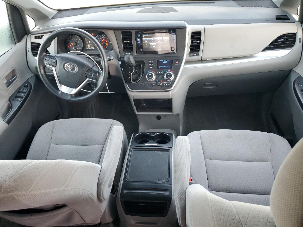 2015 TOYOTA SIENNA
