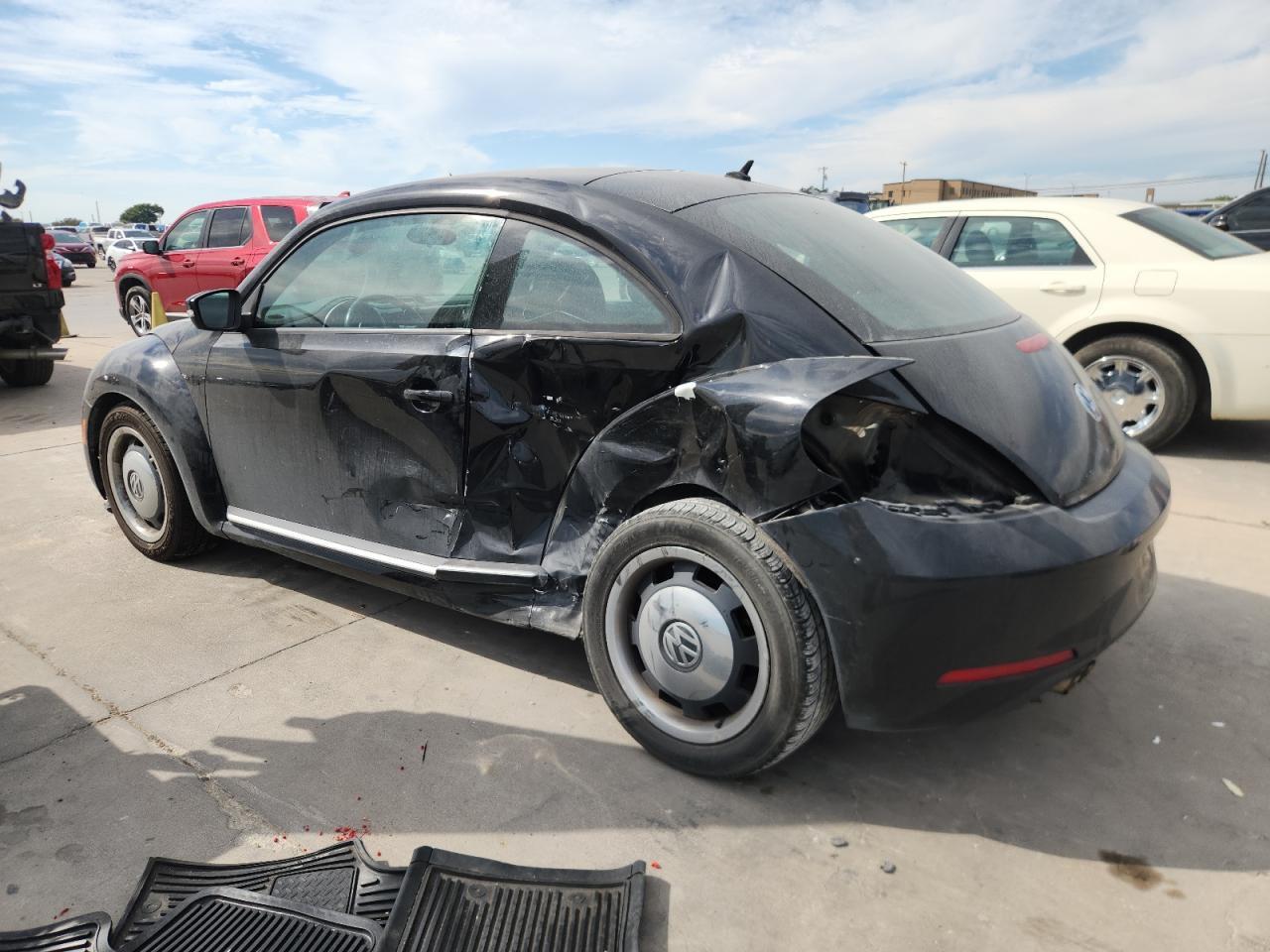 2012 VOLKSWAGEN Beetle