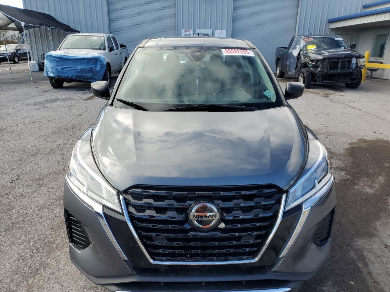 2021 NISSAN KICKS