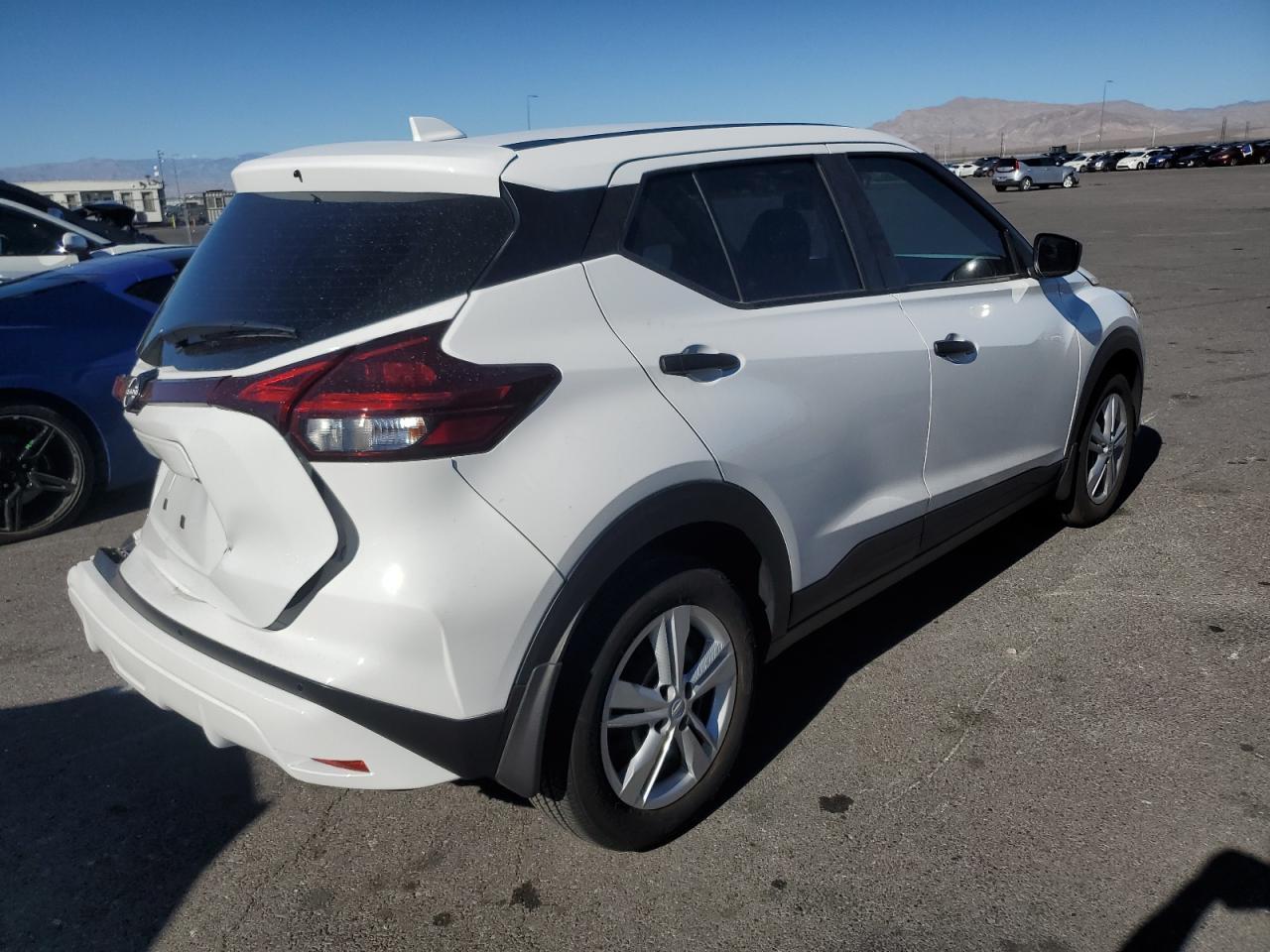 2024 NISSAN KICKS