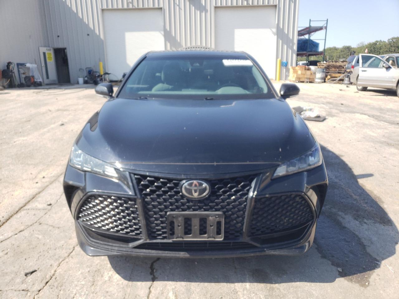 2019 TOYOTA Avalon