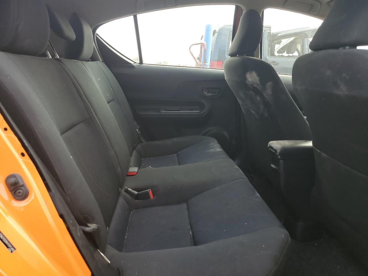 2017 TOYOTA Prius c
