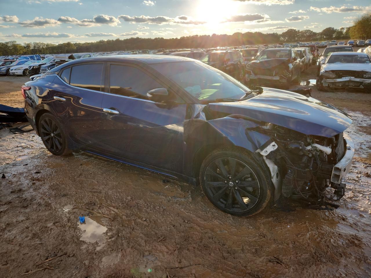 2016 NISSAN Maxima