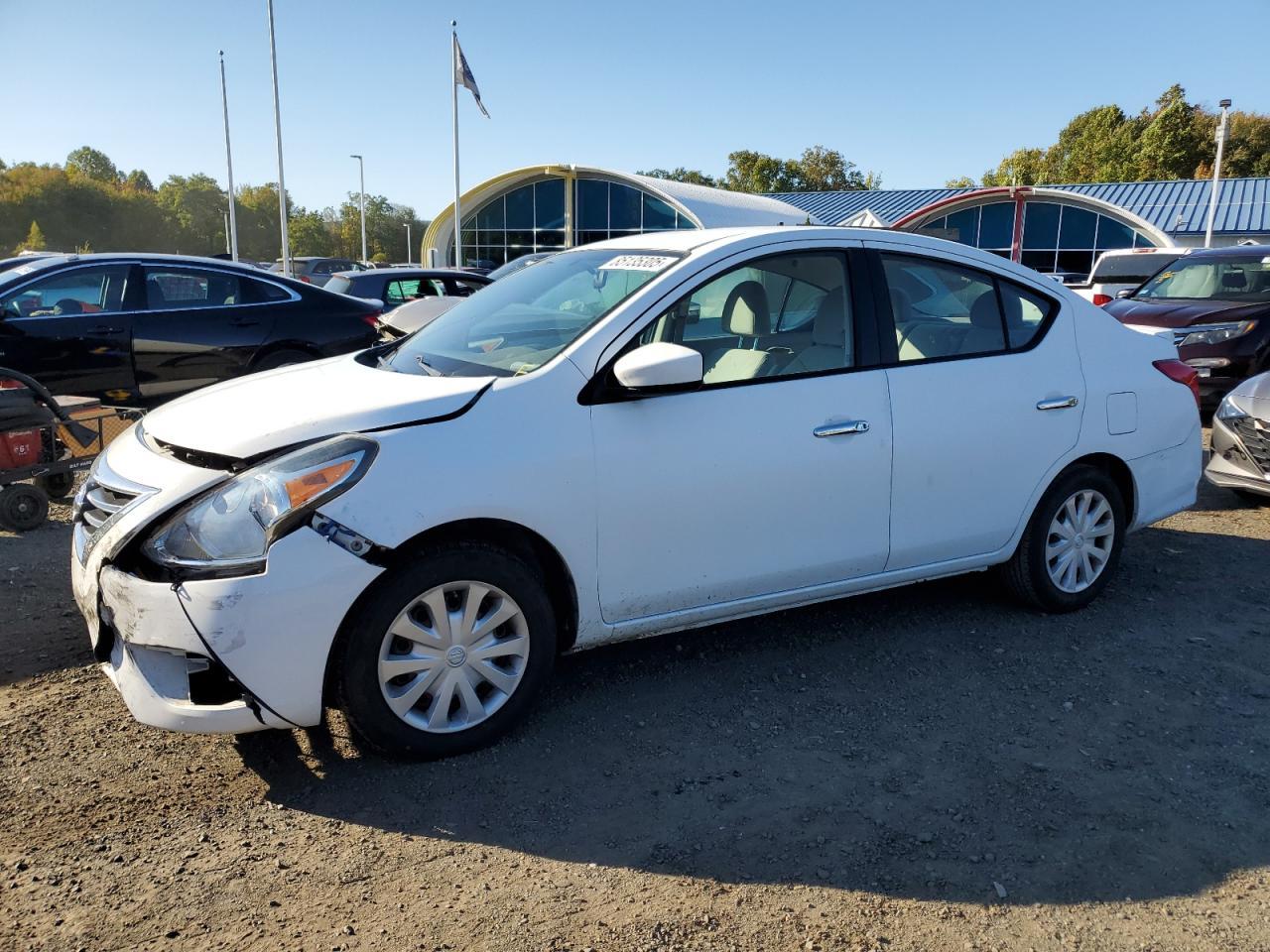 2016 NISSAN VERSA