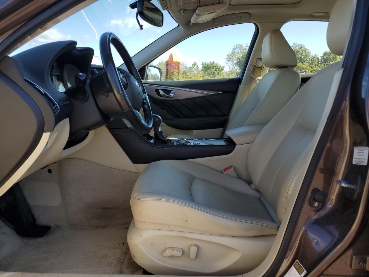 2015 INFINITI Q50