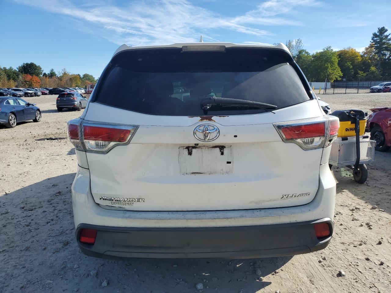 2016 TOYOTA HIGHLANDER