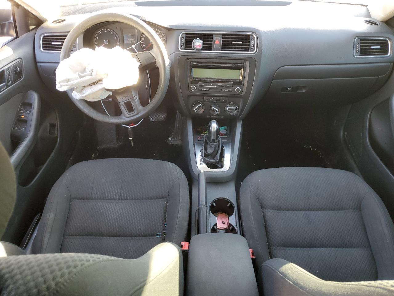 2011 VOLKSWAGEN JETTA