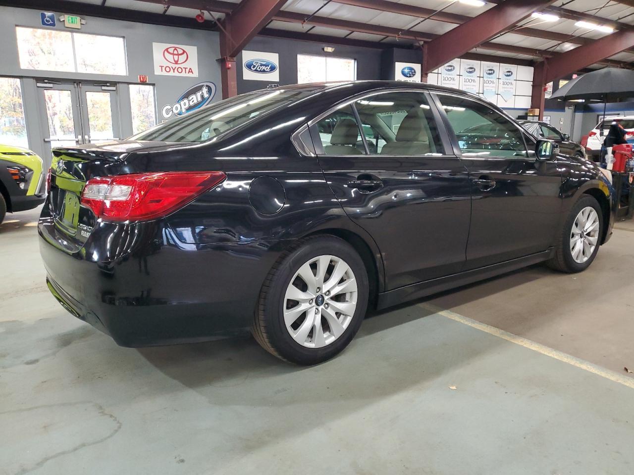 2015 SUBARU Legacy
