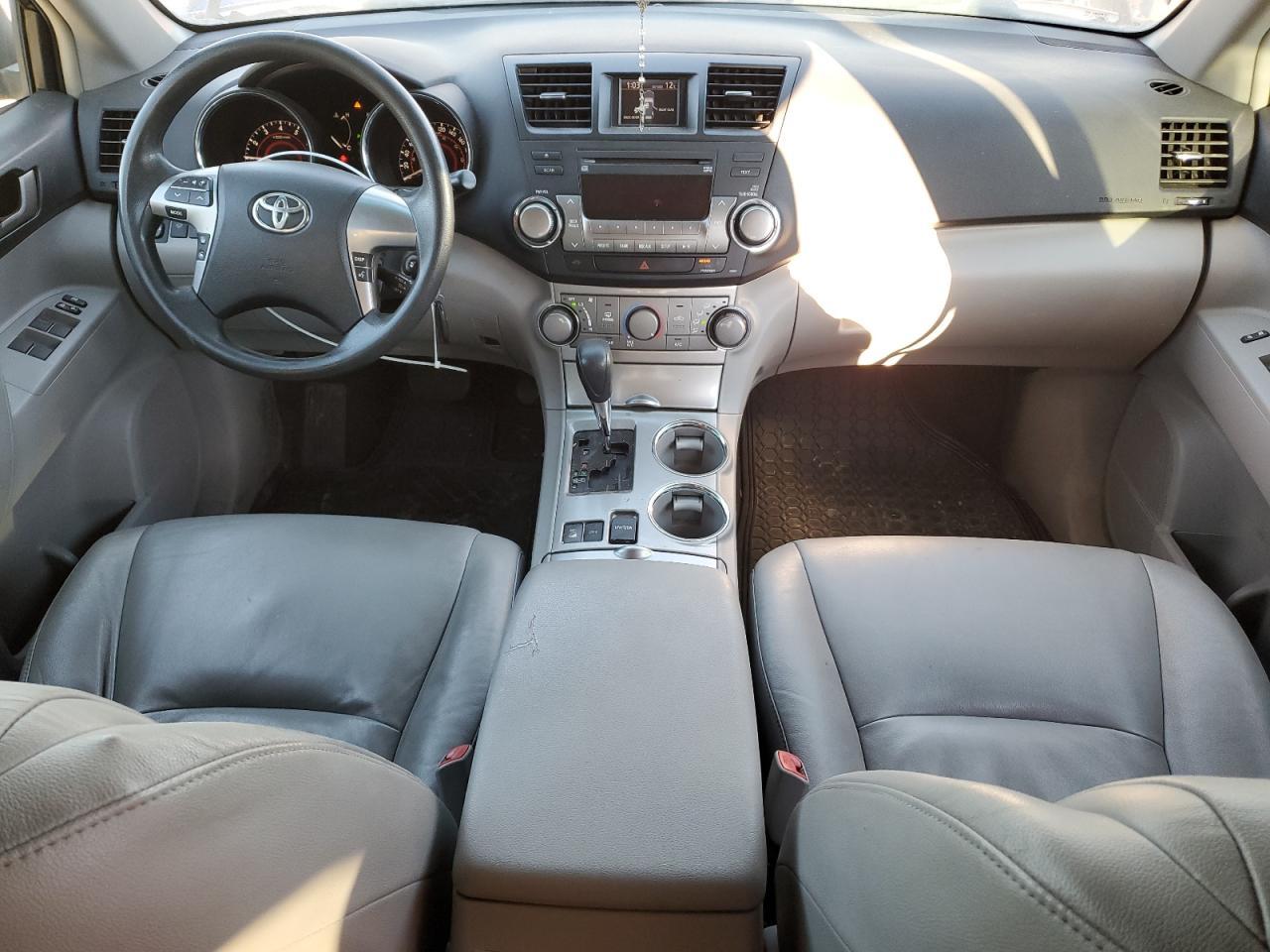 2011 TOYOTA HIGHLANDER