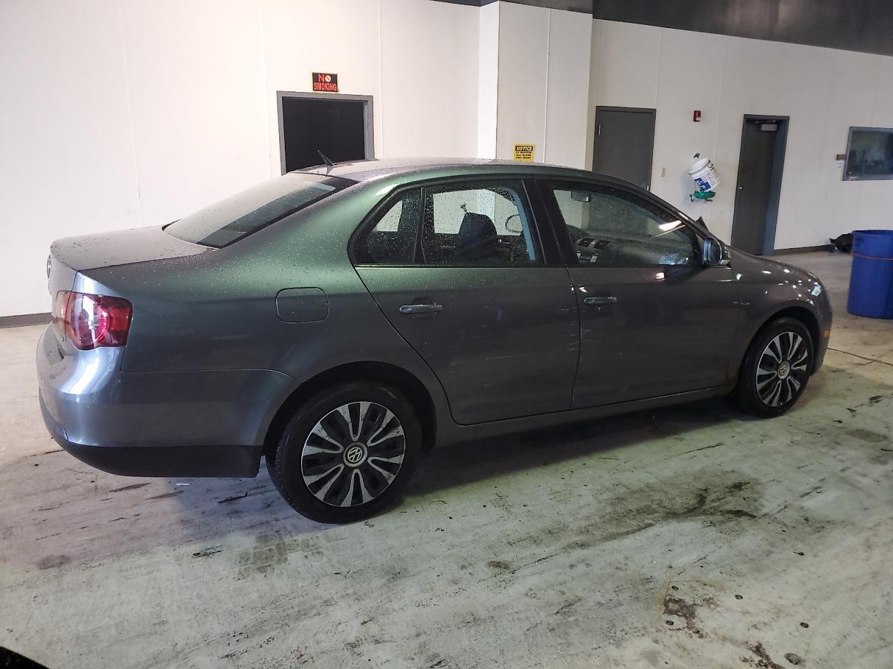 2010 VOLKSWAGEN JETTA