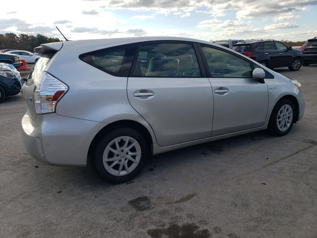 2012 TOYOTA PRIUS V