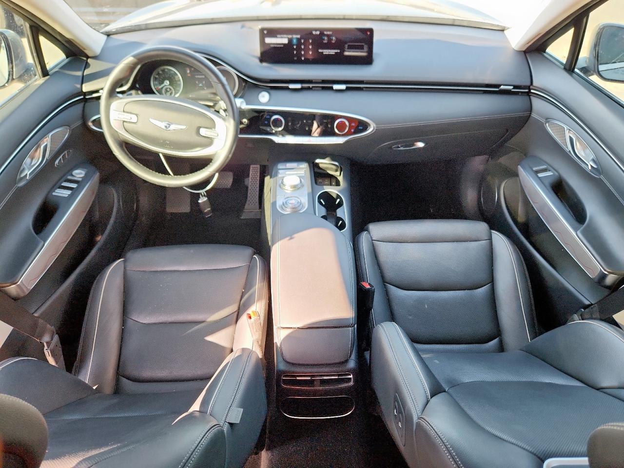 2022 GENESIS GV70