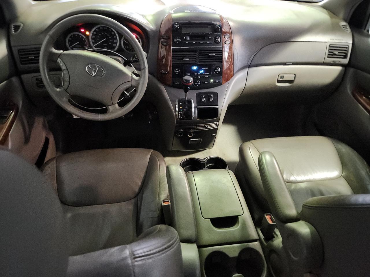 2004 TOYOTA SIENNA