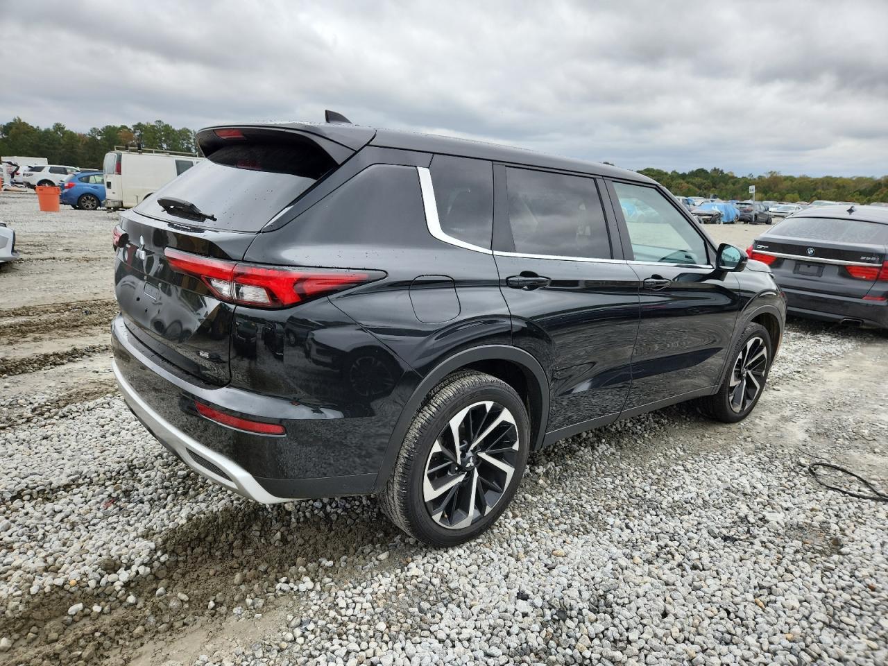 2024 MITSUBISHI outlander