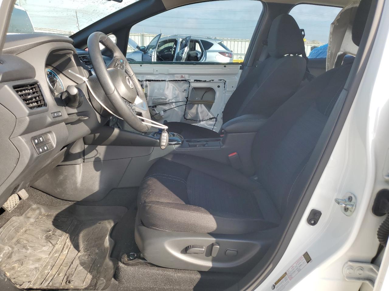 2023 NISSAN LEAF