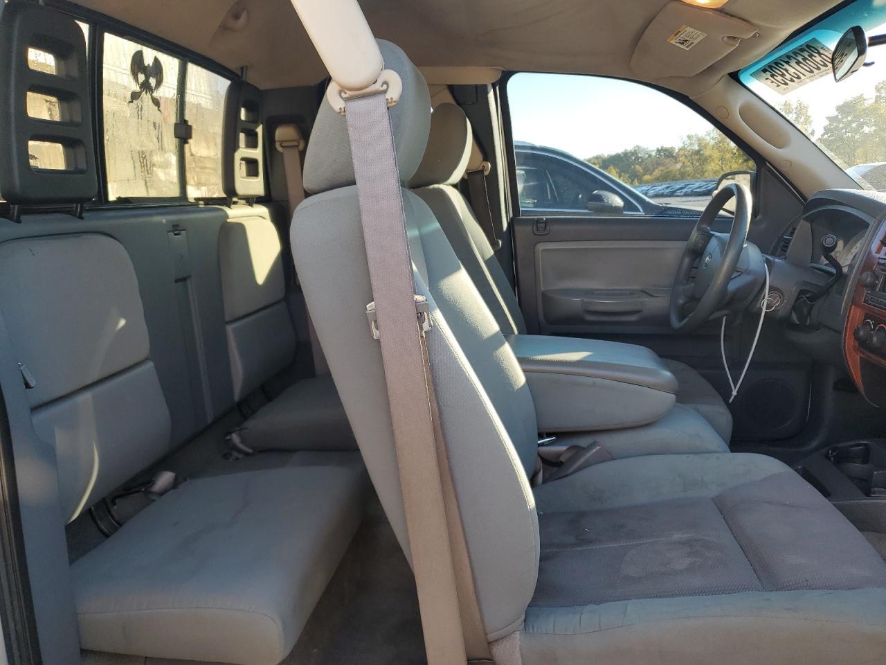 2005 DODGE Dakota