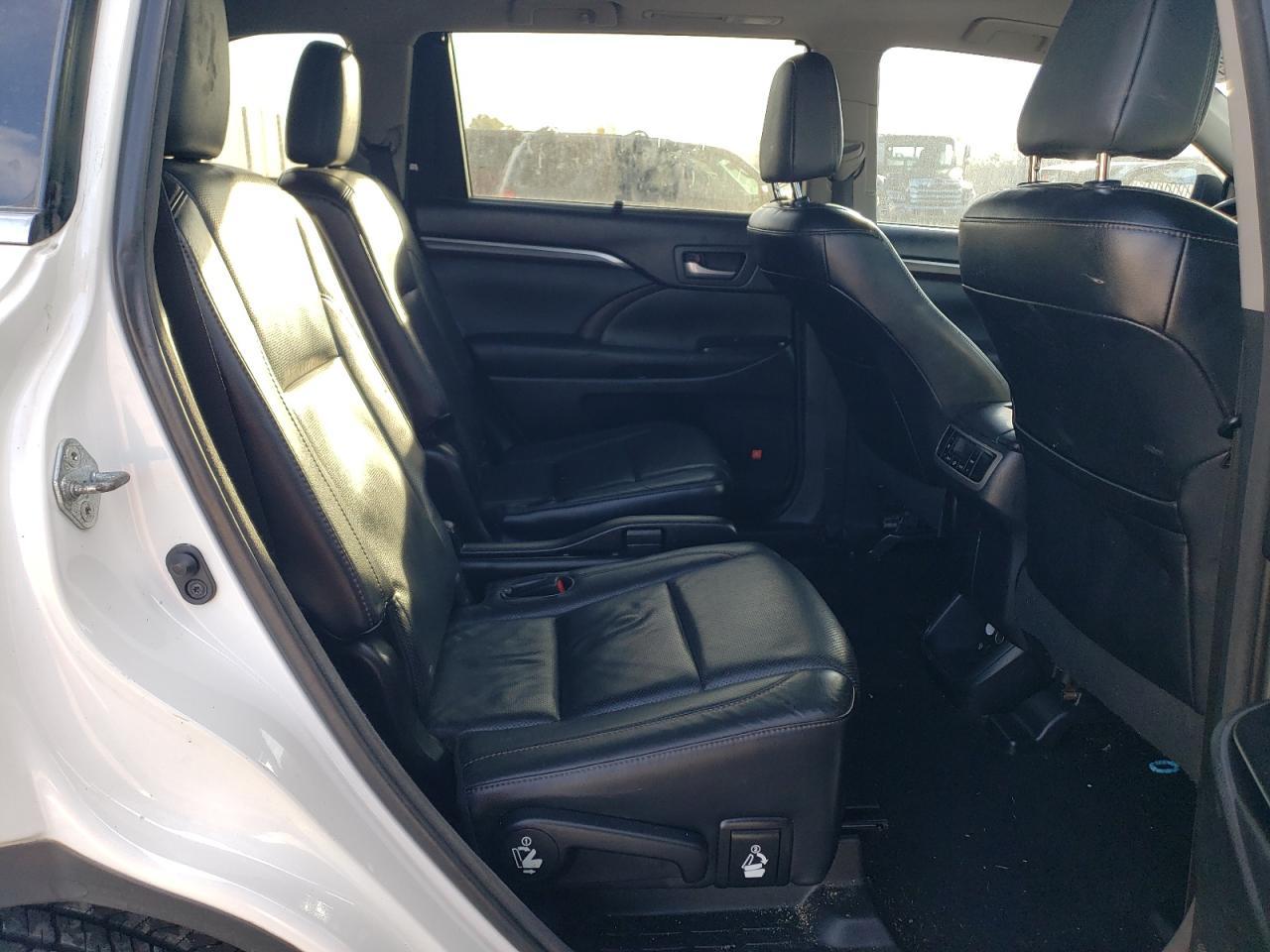 2015 TOYOTA HIGHLANDER