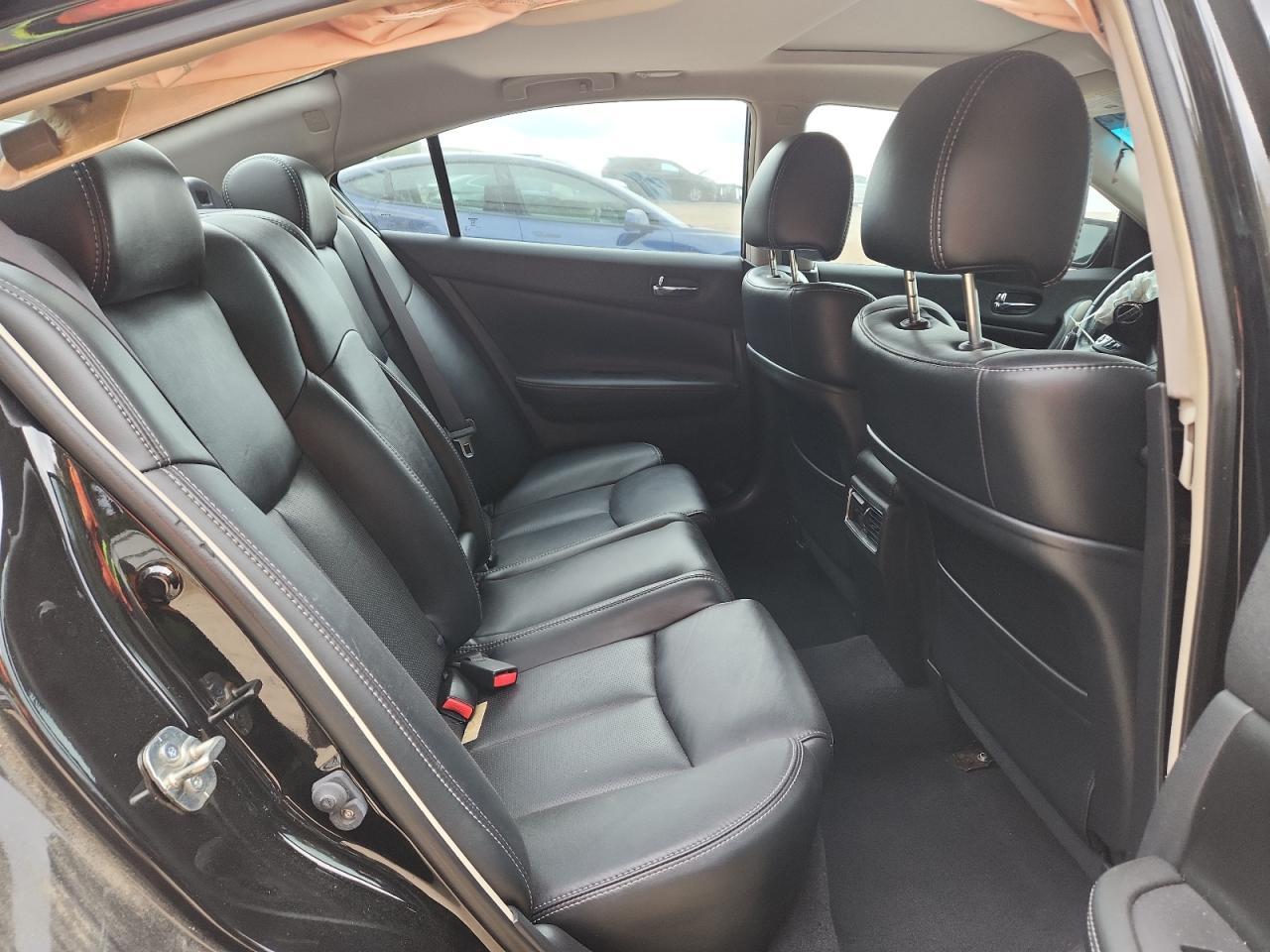 2013 NISSAN Maxima