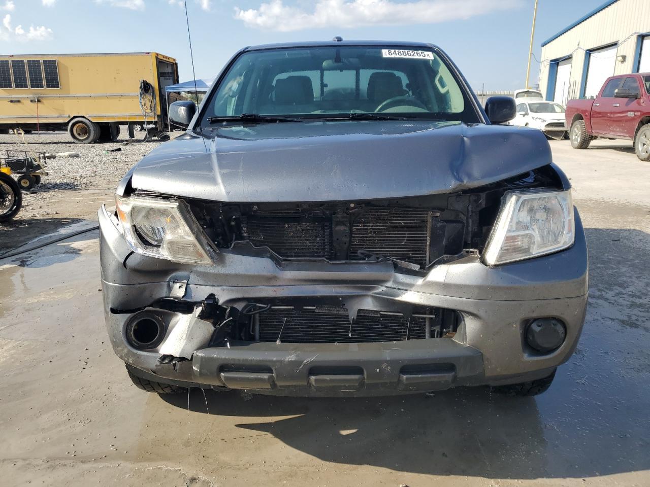 2016 NISSAN Frontier