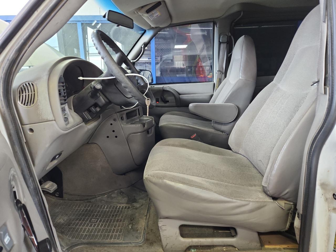2004 CHEVROLET Astro