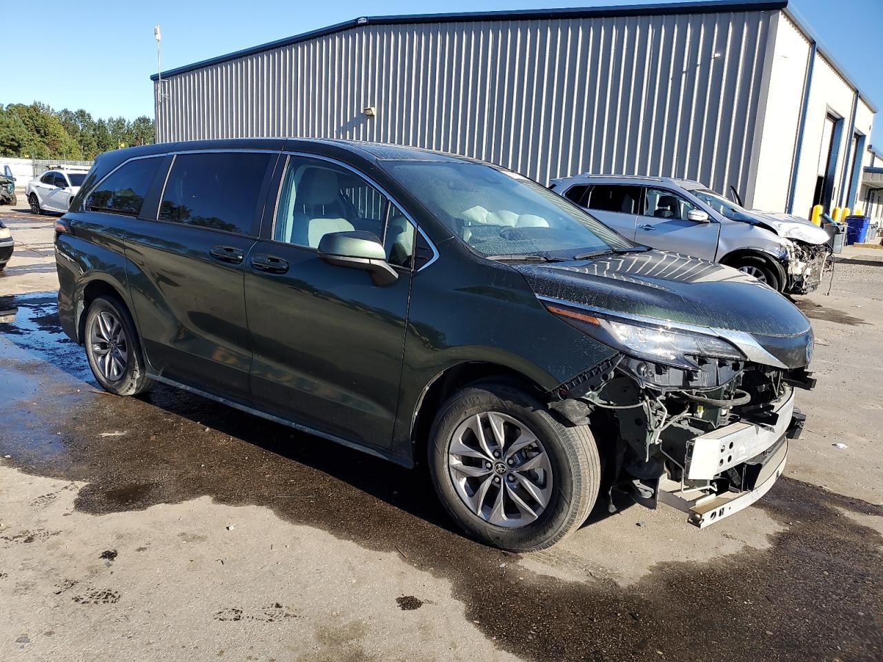 2023 TOYOTA SIENNA