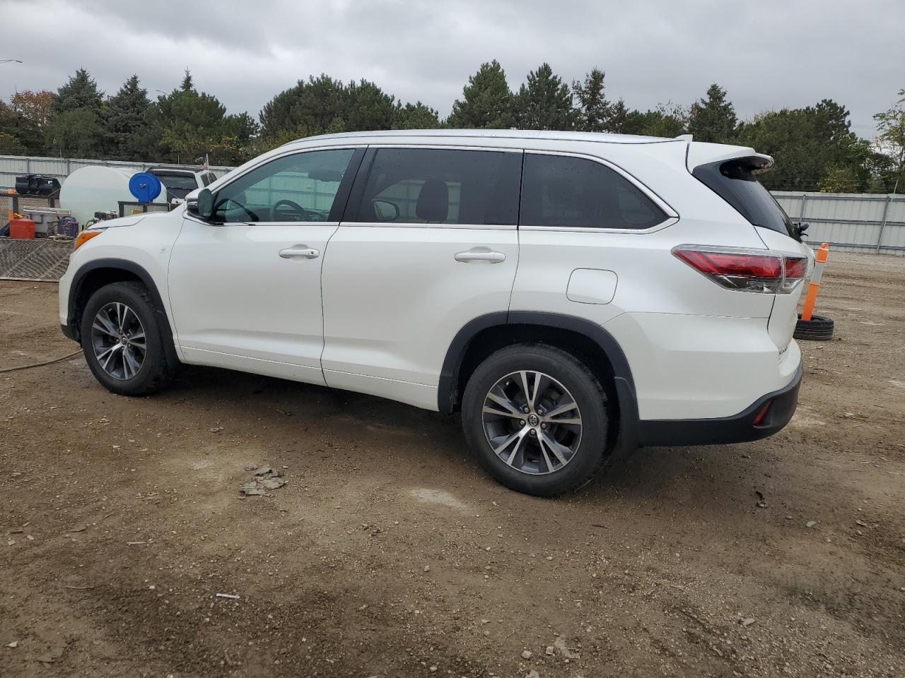 2016 TOYOTA HIGHLANDER