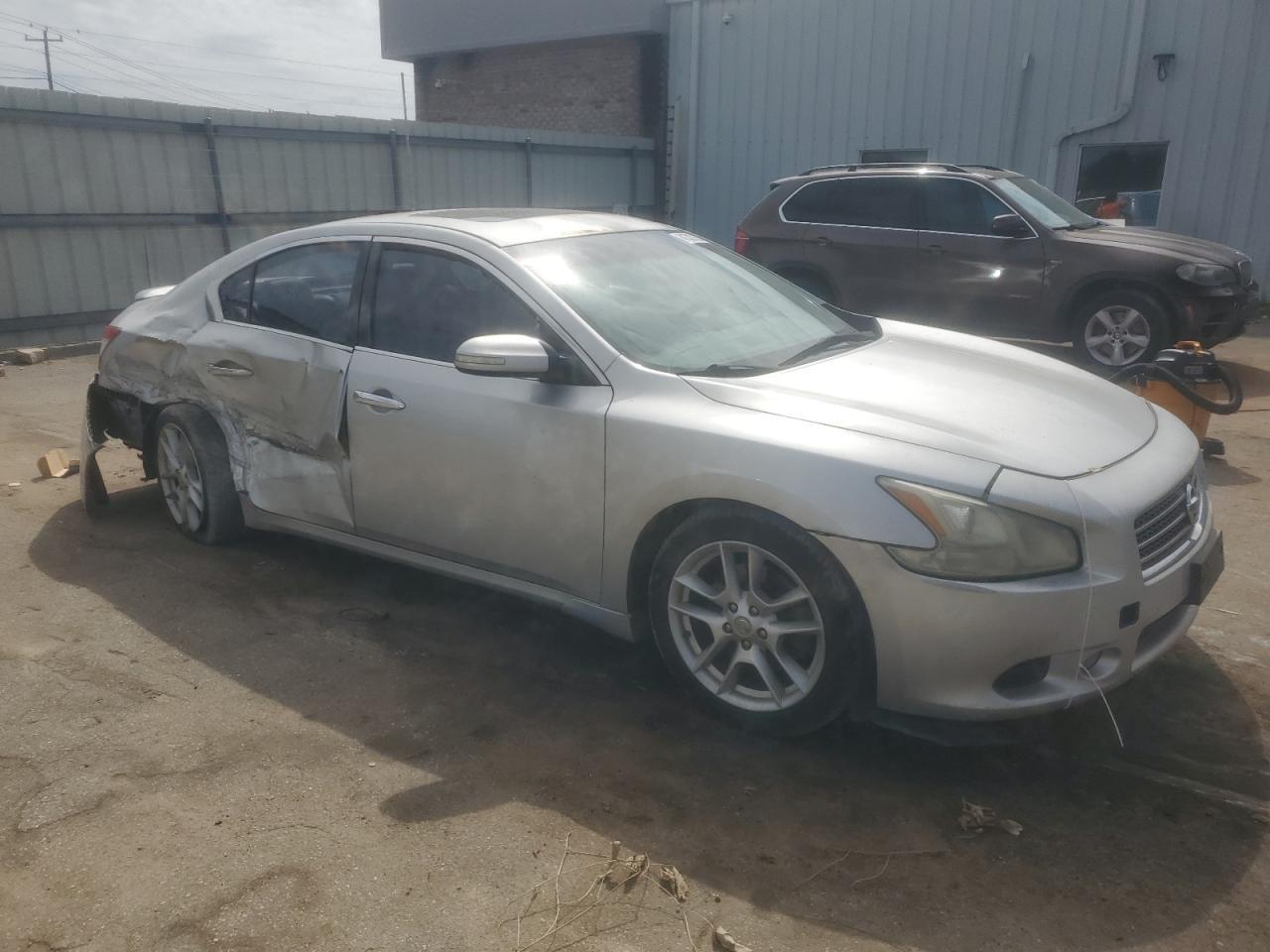 2009 NISSAN Maxima