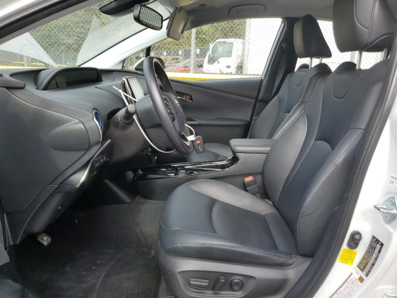 2022 TOYOTA PRIUS