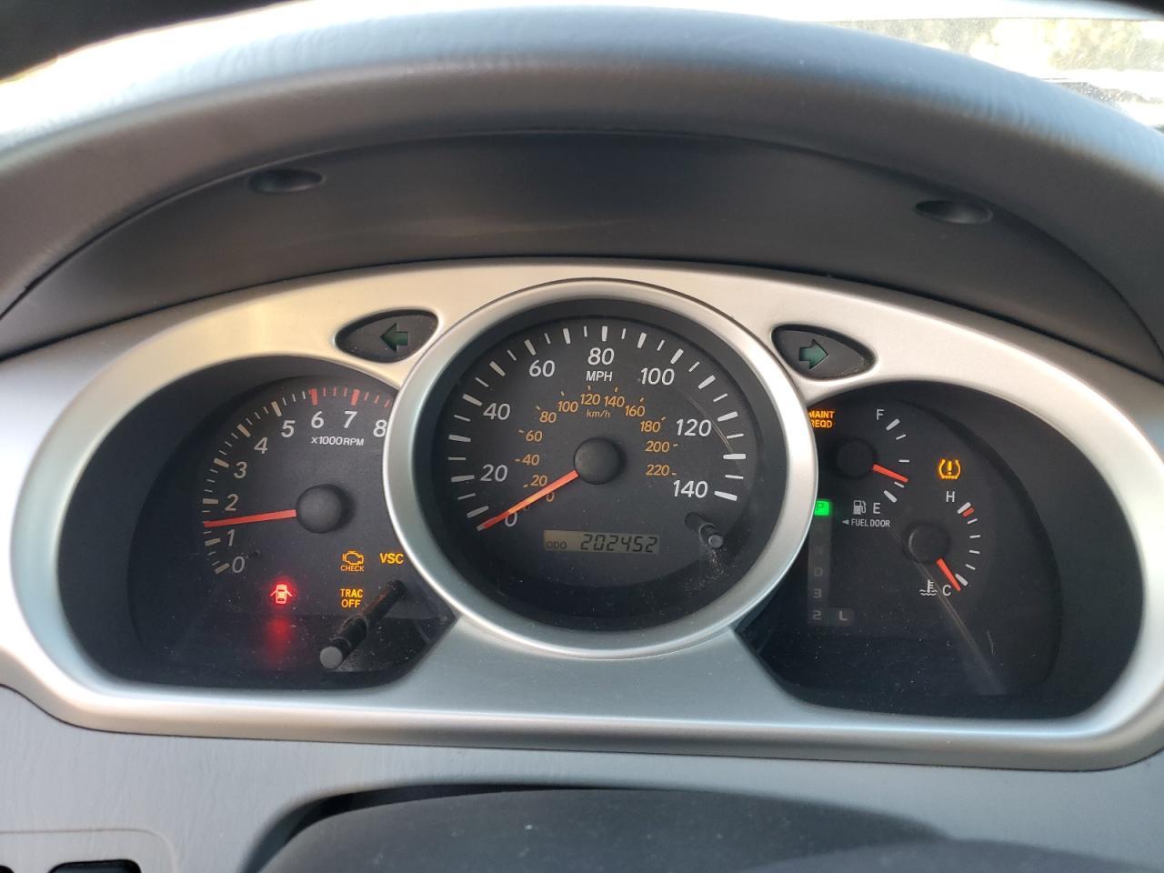 2004 TOYOTA HIGHLANDER