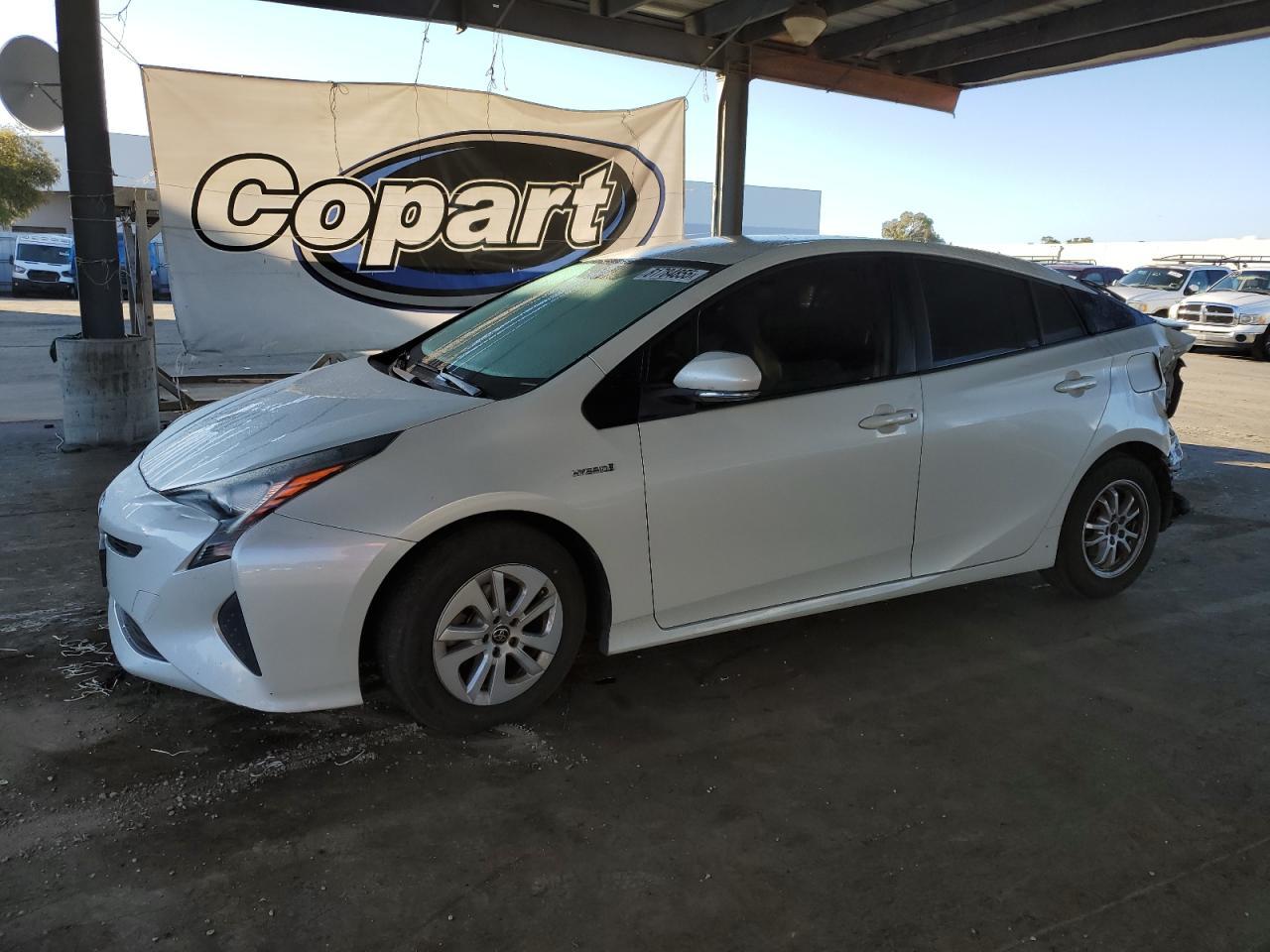 2016 TOYOTA PRIUS