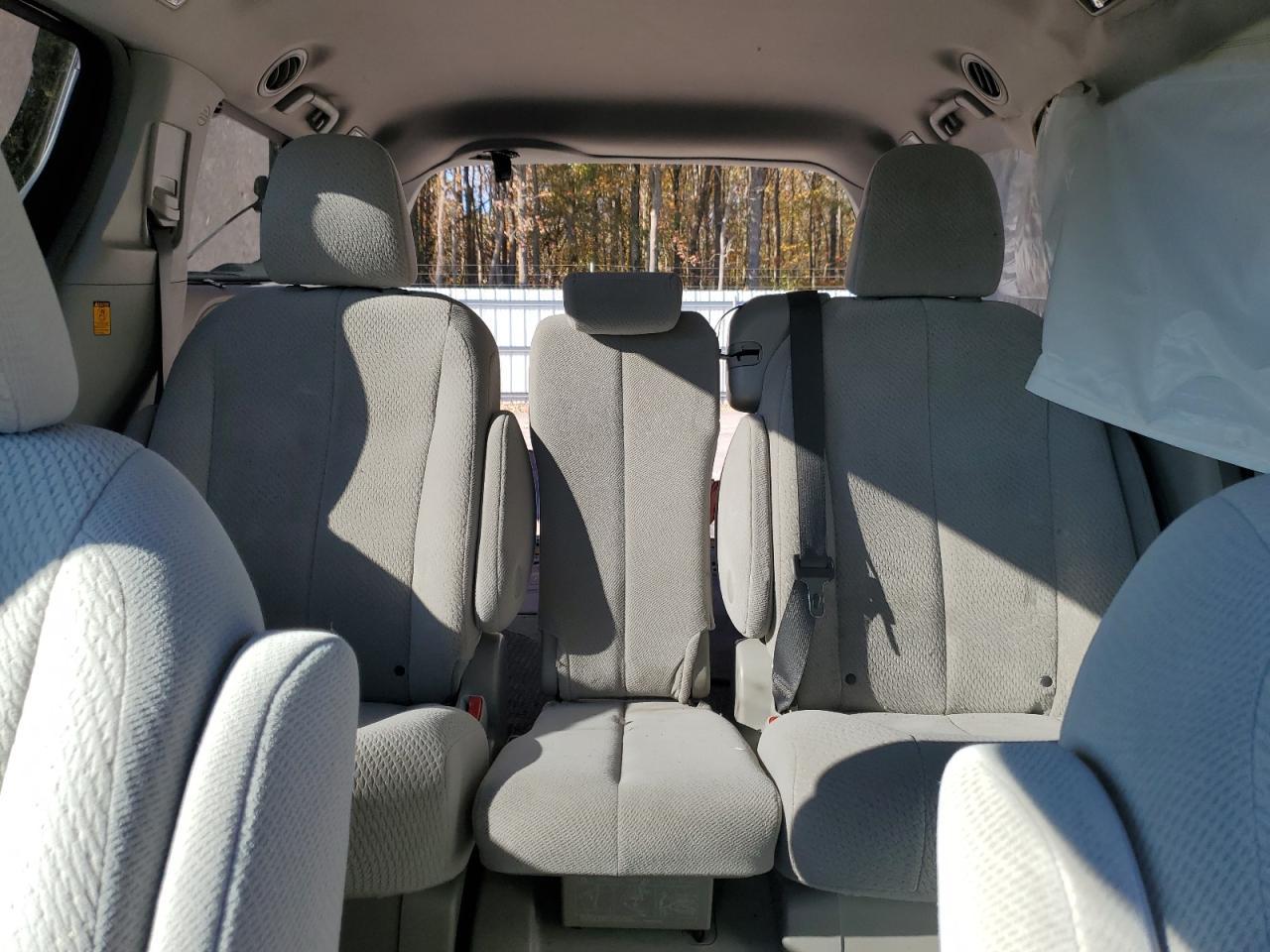 2013 TOYOTA SIENNA